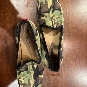 Del Toro Camo size 10 Shoes